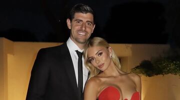 Thibaut Courtois en zijn vrouw Mishel Gerzig tijdens hun bruiloft