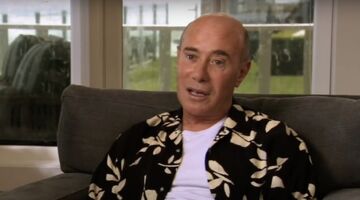 Miljardair David Geffen tijdens een interview