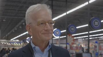 De Amerikaanse miljardair Hank Meijer in één van zijn winkels