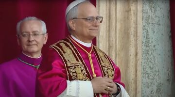 Robert Prevost, de nieuwe paus tijdens de balkonscene in het Vaticaan