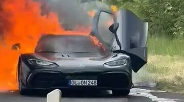 De Mercedes-AMG One die in brand vloog