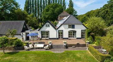 De nieuwe woning van pianist Jan Vayne nabij Zwolle