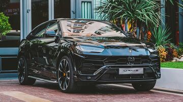Een Lamborghini Urus, waarvan in 2035 een elektrische versie zal worden gelanceerd