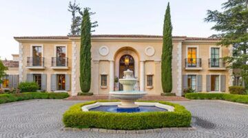 De op het Comomeer ge&iuml;nspireerde villa