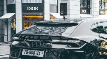 Een auto die de luxemarkt stabiel houdt