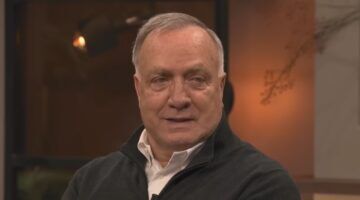 Dick Advocaat tijdens een interview met ESPN