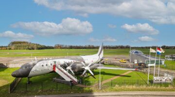 Het tot woning getransformeerde vliegtuig op Teuge Airport
