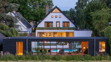 De buitenzijde van de villa in Mijnsheerenland