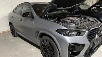 E&eacute;n van de naar Rusland verscheepte auto's