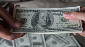 Dollars, die de Powerball-winnaar in overvloed heeft gekregen