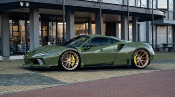 De op Louis Vuitton ge&iuml;nspireerde Ferrari F8 Tributo