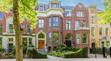 Het voormalige duurste huurhuis van Nederland staat al drie jaar te koop - toch wordt de vraagprijs met &euro; 200.000 verhoogd