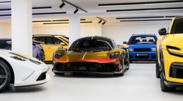 De nieuwe Aston Martin van Andrew Tate