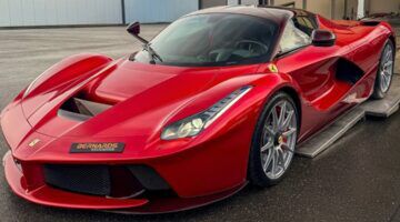 De voorzijde van de in Nederland te koop staande LaFerrari