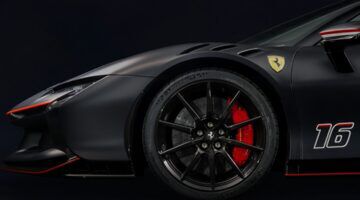 F1-coureur Charles Leclerc heeft deze Ferrari SF90XX Stradale gecustomized