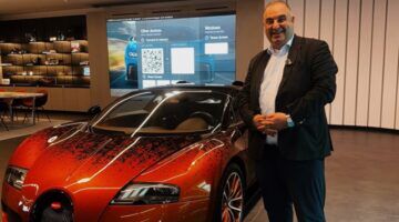 Miljonair Salar Azimi plaatst bijzondere vacature: zoekt priv&eacute;chauffeur, die hem ook nog betaalt