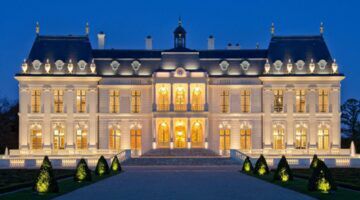 De voorkant van Ch&acirc;teau Louis XIV