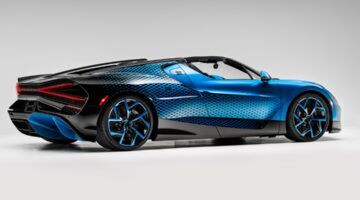 De zijkant van de Bugatti W16 Mistral 'Fly Bug'