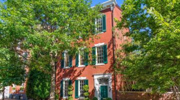 De voorzijde van de voormalige woning van John F. Kennedy
