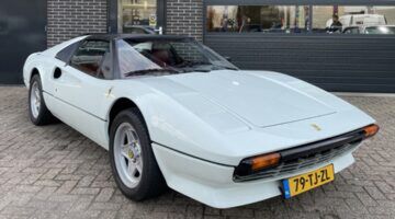 De voorzijde van de Ferrari op Marktplaats
