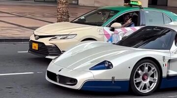 De witte Maserati MC12 in Dubai