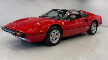 De voorzijde van de Ferrari uit Magnum, P.I.
