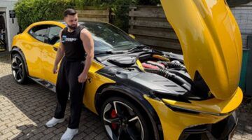 Kosso bij zijn Ferrari Purosangue