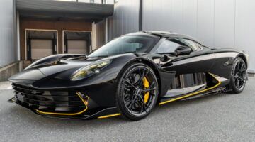 Aston Martin Valhalla in Jet Black met Ultra Yellow bij Bernards Exclusives in Woerden