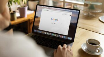 Zo stelt u pureluxe.nl in als voorkeursbron op Google