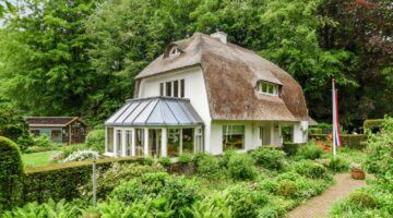 Gooische Vrouwen-actrice Liz Snoijink wil ruim &euro; 2,2 miljoen voor fraai landhuis in Blaricum