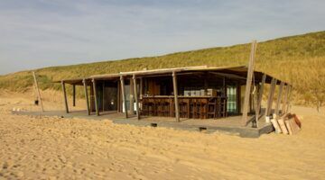 E&eacute;n van de strandtenten in Zandvoort