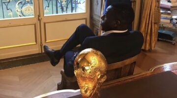 Benjamin Mendy met zijn WK-beker