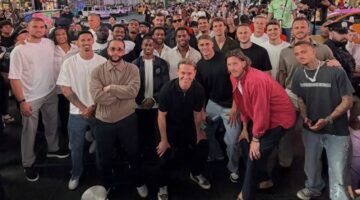 De selectie van het Nederlands elftal op Times Square in New York