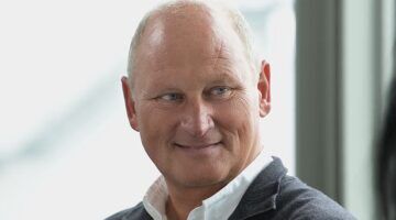 Multimiljonair en Basic-Fit-oprichter Ren&eacute; Moos koopt voor ruim &euro; 50 miljoen aan sportscholen in Duitsland