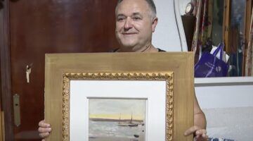 Spaanse man neemt per ongeluk schilderij van &euro; 150.000 van straat mee terwijl eigenaren het in de kofferbak wilden laden