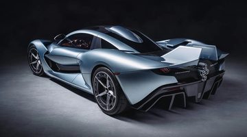 De achterzijde van de hypercar van Hennessey.