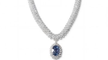 De Messika-ketting met blauwe diamant