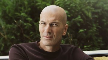 Zin&eacute;dine Zidane, de man die zijn Cartier Pasha-horloge op een veiling te koop aanbiedt