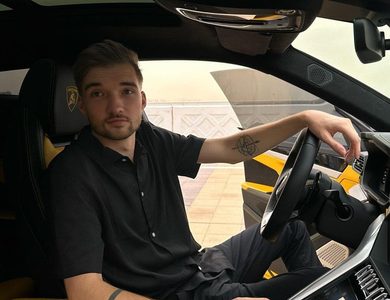Illustratie voor: Gio Latooy deelt in vlog eerste beelden van zijn nieuwe, luxueuze tuin