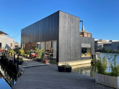 Woonkamer watervilla Amsterdam Noord