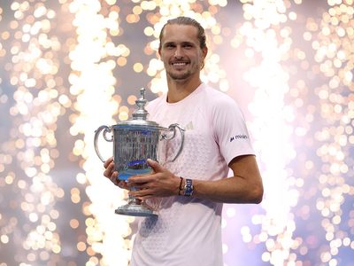 Alexander Zverev met zijn Jacob & Co. horloge en de beker