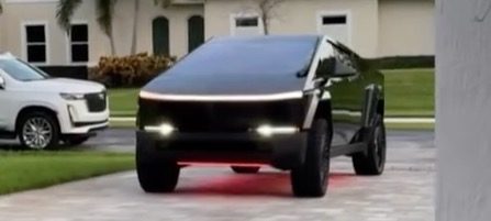 Tesla Cybertruck Shaquille O'Neal