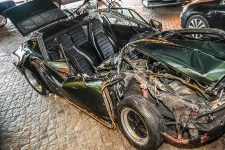 Illustratie voor: Zeldzame Porsche waarmee acteur Tom Waes tegen pijlwagen botste gaat naar de veiling