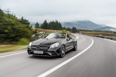 Illustratie voor: Verkoop Mercedes-Benz SLC en SL van start