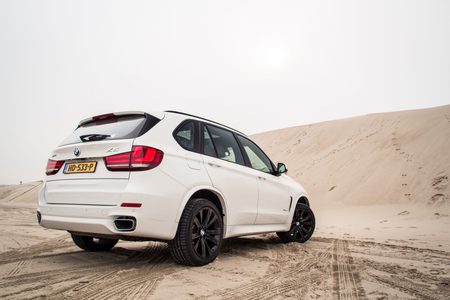 Illustratie voor: Pure Luxe rijdt met de nieuwe BMW X5 xDrive40e High Executive