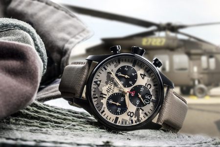 Illustratie voor: De Nieuwe Alpina Startimer Big Chrono Camouflage