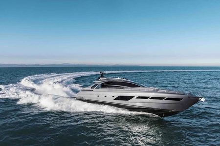 pershing 8X superjacht Ferretti Group Pure Luxe