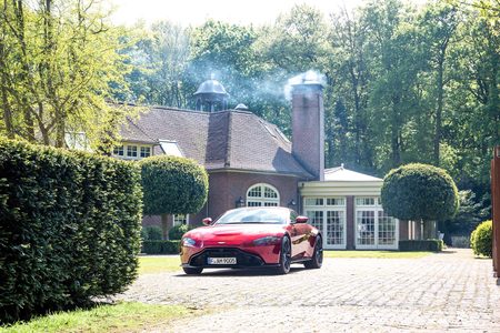 aston martin vantage villa klaverduyn Pure Luxe