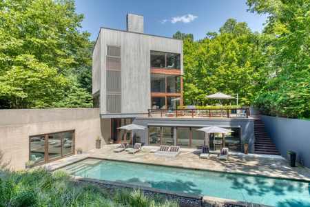 villa woning the hamptons Brown Harris Stevens Pure Luxe