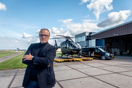 Helicentre Lelystad Champagne-test Gert Crum Amsterdam Pure Luxe
